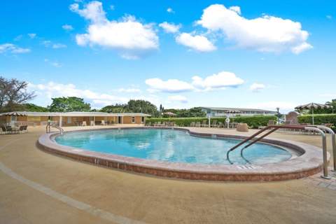 317 N Windsor N, West Palm Beach FL - photo 20 of 38