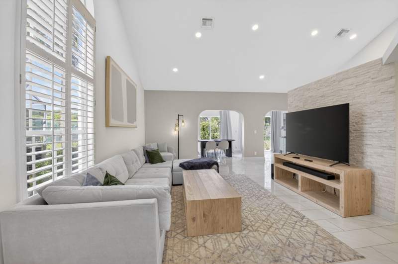 3 bedroom Townhouse at 5111 Sabal Gardens Lane #4, Sabal Gardens At Boca Teeca 3, Boca Raton — photo 2