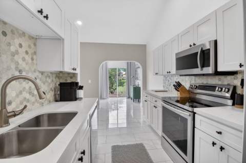 5111 Sabal Gardens Lane #4, Boca Raton FL - photo 6 of 16