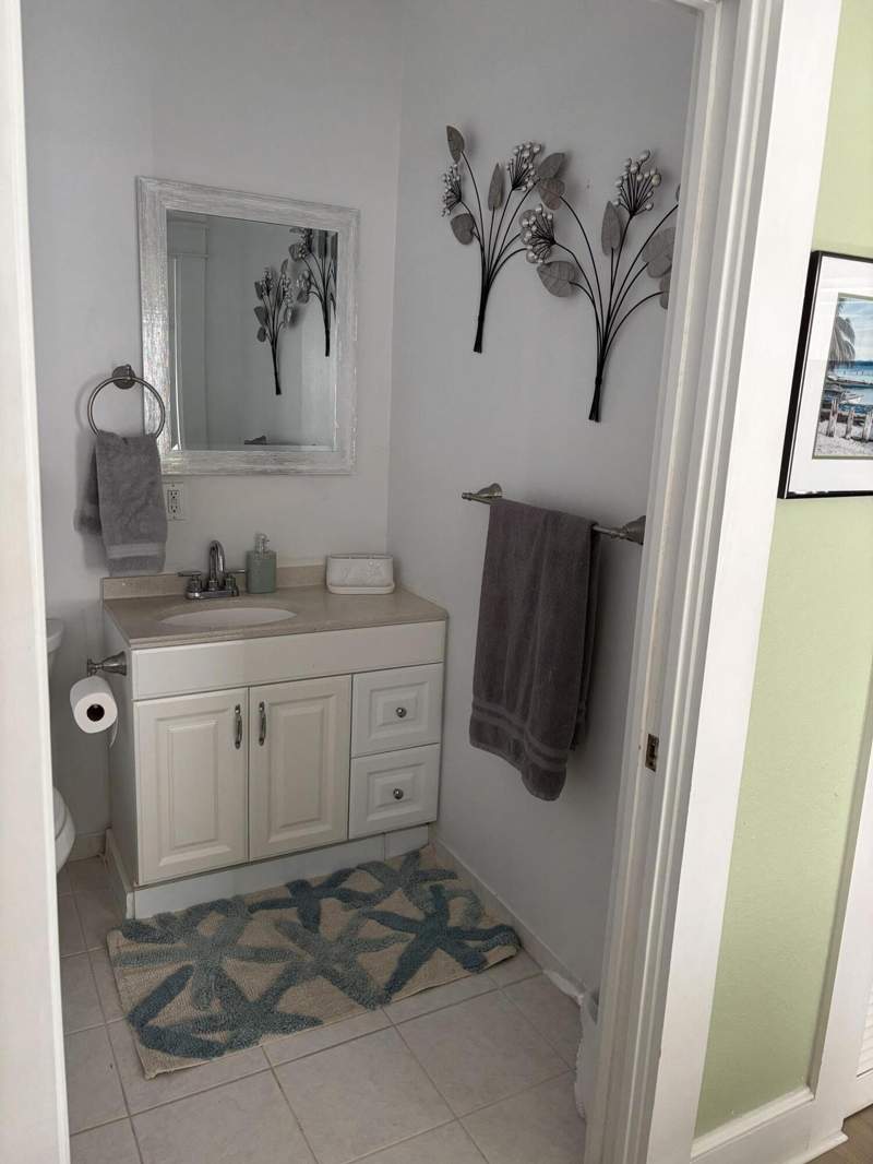 2 bedroom Single Family Residence at 808 Kanuga Drive, Flamingo Park, West Palm Beach — photo 2