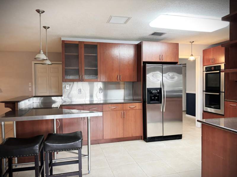 3 bedroom Single Family Residence at 202 SW Crescent Avenue, Port St Lucie Section 18, Port St. Lucie — photo 2