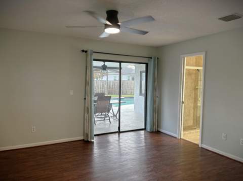202 SW Crescent Avenue, Port St. Lucie FL - photo 7 of 43