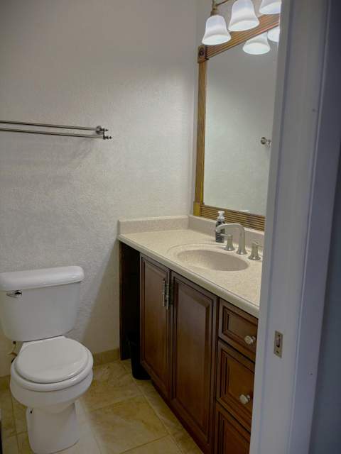 202 SW Crescent Avenue, Port St. Lucie FL - photo 11 of 43