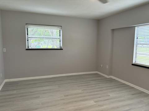 202 SW Crescent Avenue, Port St. Lucie FL - photo 16 of 43