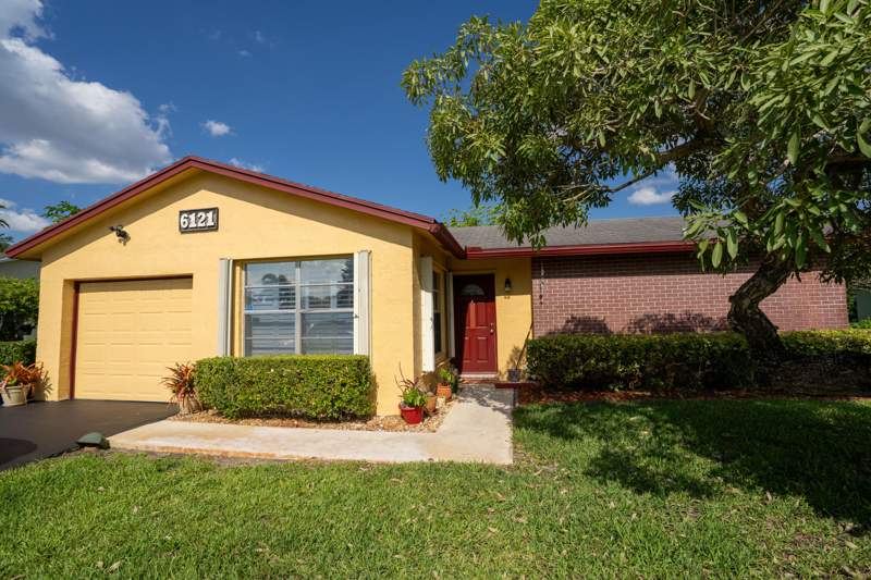 2 bedroom Single Family Residence at 6121 Rainbow Circle, Lucerne Homes East 2, Greenacres — photo 4