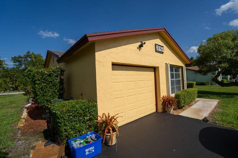 2 bedroom Single Family Residence at 6121 Rainbow Circle, Lucerne Homes East 2, Greenacres — photo 5