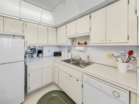 555 NW 4th Avenue #401, Boca Raton FL - photo 7 of 42
