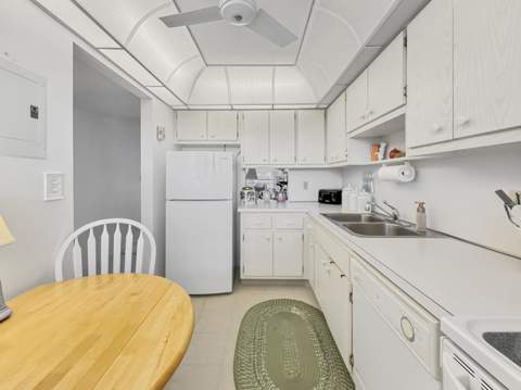 555 NW 4th Avenue #401, Boca Raton FL - photo 6 of 42