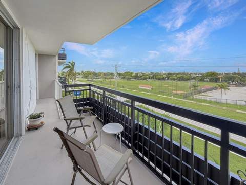 555 NW 4th Avenue #401, Boca Raton FL - photo 22 of 42