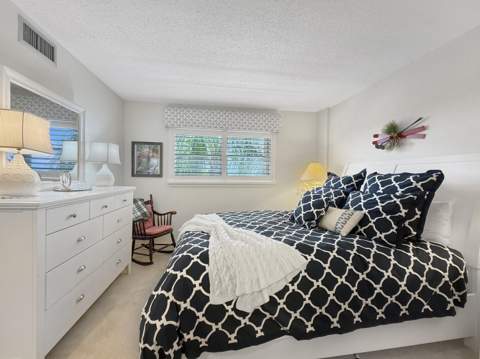 555 NW 4th Avenue #401, Boca Raton FL - photo 10 of 42