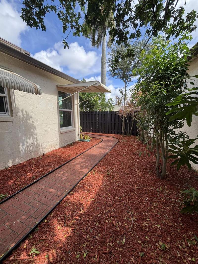 2 bedroom Single Family Residence at 5430 Mirror Lakes Boulevard, Mirror Lakes 2, Boynton Beach — photo 4