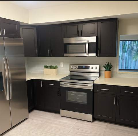 5042 Sheridan Street, Hollywood FL - photo 13 of 18