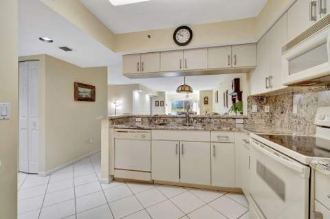 5842 Crystal Shores Drive #105, Boynton Beach FL - photo 24 of 75
