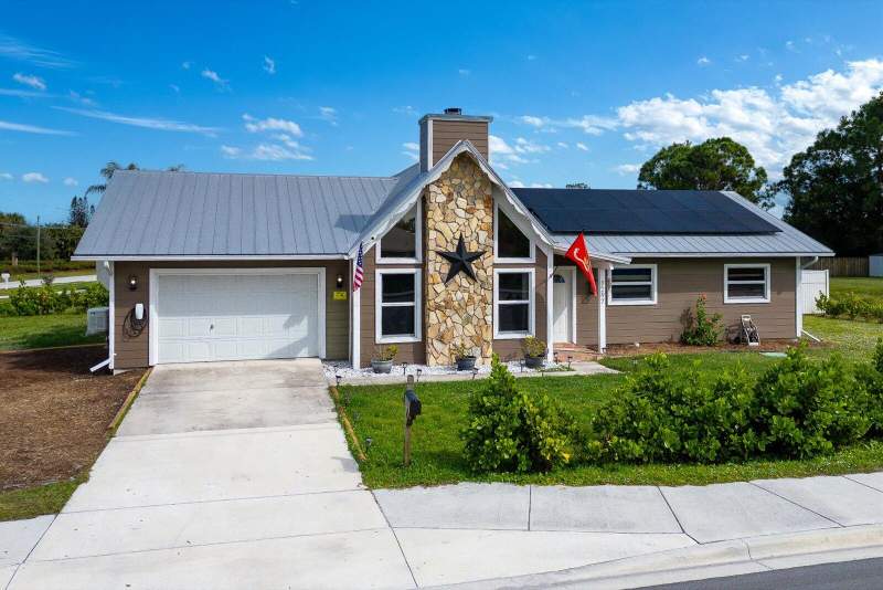 4 bedroom Single Family Residence at 1297 SE Floresta Drive, Port St Lucie Section 3, Port St. Lucie — photo 3