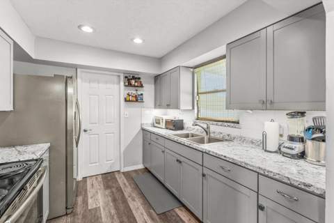 1297 SE Floresta Drive, Port St. Lucie FL - photo 9 of 40