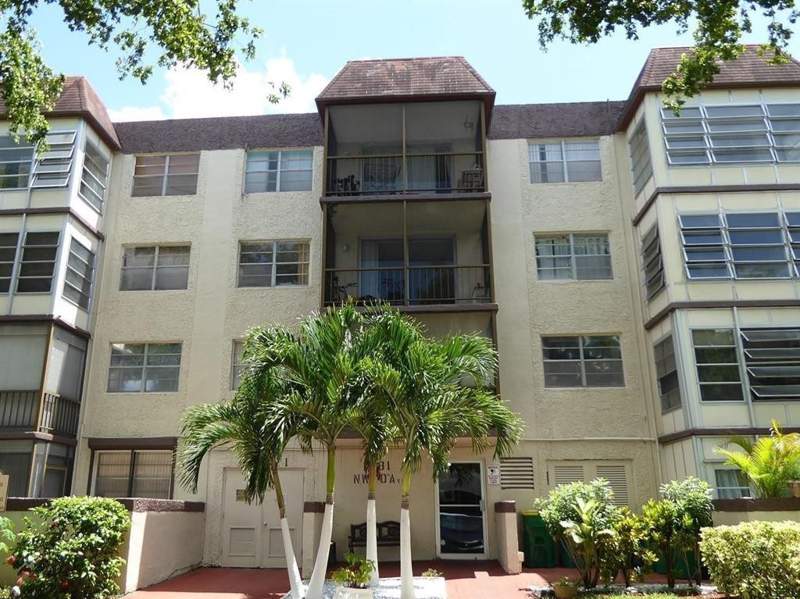 2 bedroom Condominium at 1681 NW 70th Avenue #403, Omega Condo No 1, Plantation — photo 2