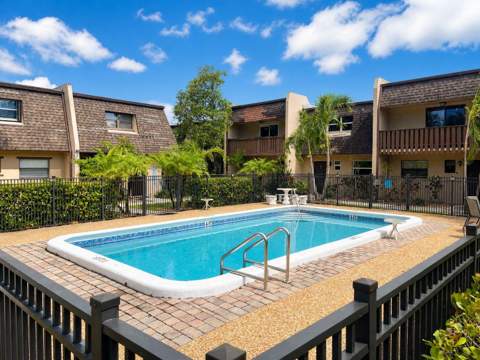 2520 Van Buren Street #16, Hollywood FL - photo 12 of 15