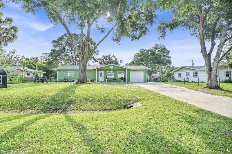 3 bedroom Single Family Residence at 5214 Bowling Green Drive, Lakewood Park Unit 2, Fort Pierce — photo 2