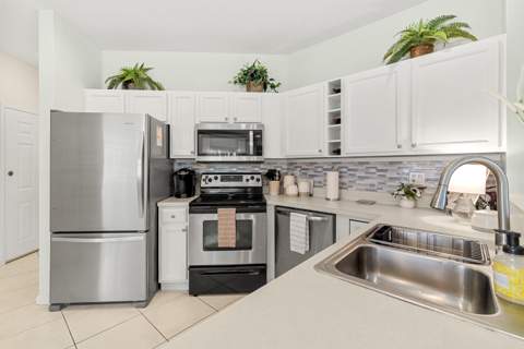 8228 Mulligan Circle, Port St. Lucie FL - photo 6 of 47
