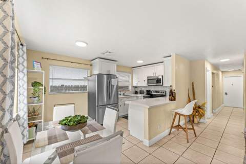 2640 NW 14th Court, Fort Lauderdale FL - photo 8 of 23