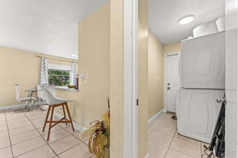 2640 NW 14th Court, Fort Lauderdale FL - photo 14 of 23