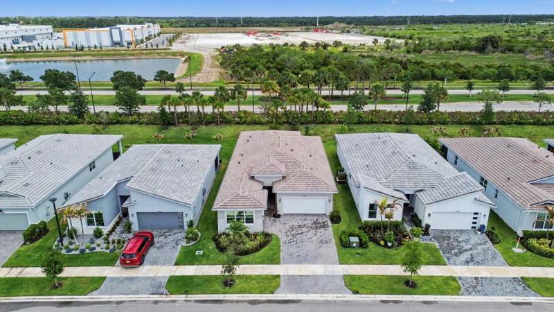 3 bedroom Single Family Residence at 12151 SW Ameresque Way, Telaro at Tradition, Port St. Lucie — photo 3