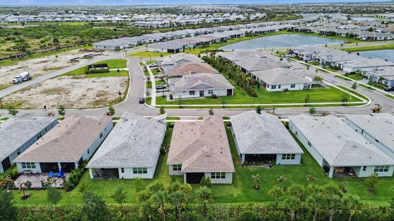 3 bedroom Single Family Residence at 12151 SW Ameresque Way, Telaro at Tradition, Port St. Lucie — photo 4