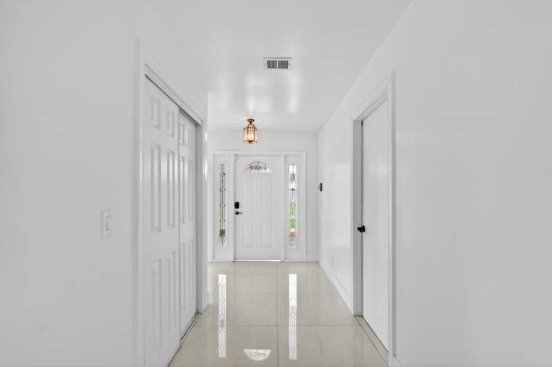 4 bedroom Single Family Residence at 4831 Dorchester Mews, Briarwood South, Haverhill — photo 5