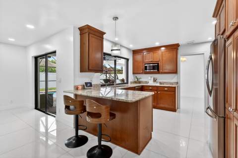 4831 Dorchester Mews, Haverhill FL - photo 10 of 29