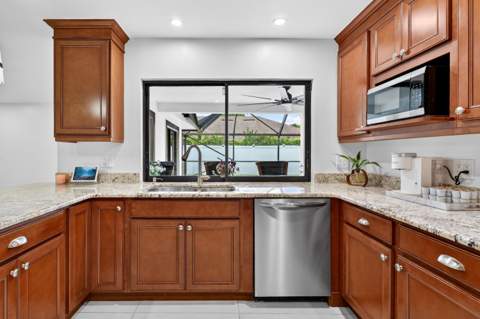 4831 Dorchester Mews, Haverhill FL - photo 11 of 29