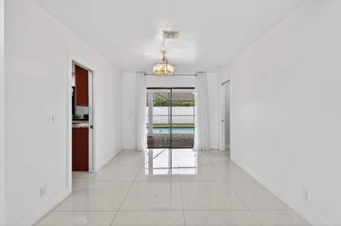 4831 Dorchester Mews, Haverhill FL - photo 14 of 29