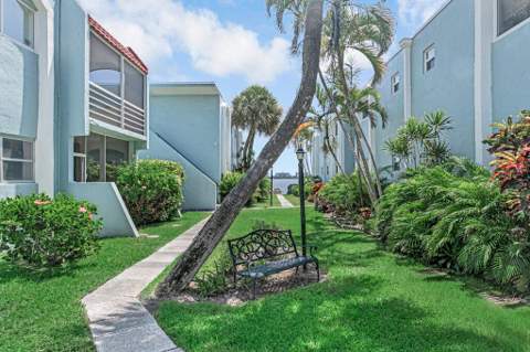 1430 S Lakeside Drive #22, Lake Worth Beach FL - photo 12 of 20
