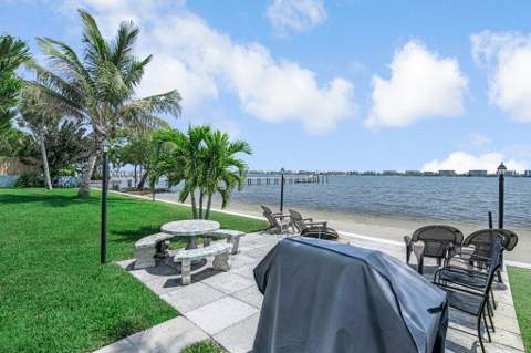 1430 S Lakeside Drive #22, Lake Worth Beach FL - photo 16 of 20