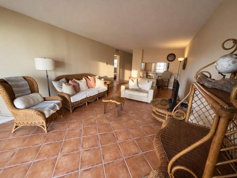 1 bedroom Condominium at 1430 S Lakeside Drive #22, Ken-Lee Gardens Condo, Lake Worth Beach — photo 2