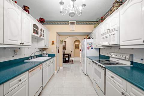 8550 Via Romana #1, Boca Raton FL - photo 6 of 40