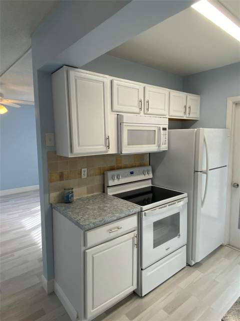 224 Hibiscus Avenue #260, Lauderdale-By-The-Sea FL - photo 8 of 26