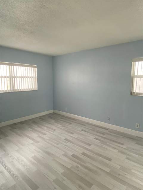224 Hibiscus Avenue #260, Lauderdale-By-The-Sea FL - photo 12 of 26