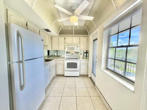 2800 N Palm Aire Drive #Unit 404, Pompano Beach FL - photo 13 of 48