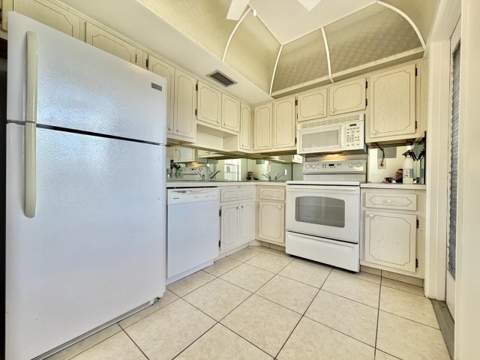 2800 N Palm Aire Drive #Unit 404, Pompano Beach FL - photo 15 of 48