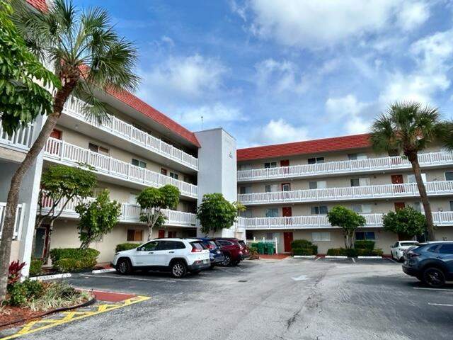 2 bedroom Condominium at 3601 Inverrary Drive #306, Las Vistas A In Inverrary Condo, Lauderhill — photo 2