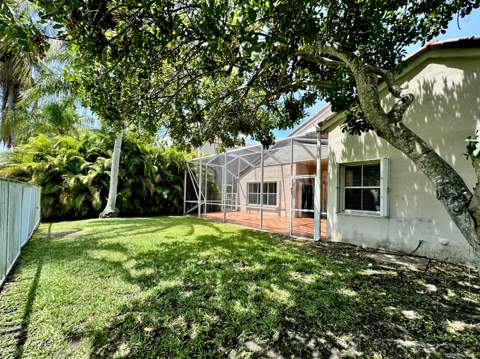 386 Carrington Drive, Weston FL - photo 8 of 33