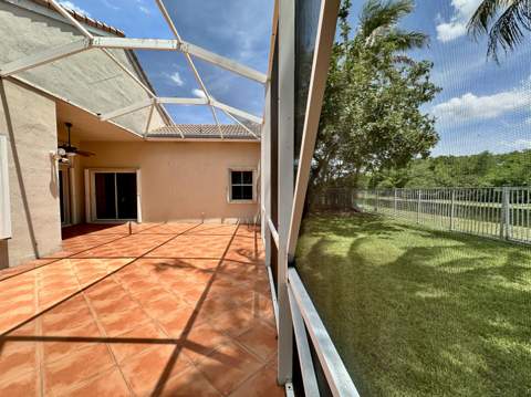 386 Carrington Drive, Weston FL - photo 10 of 33