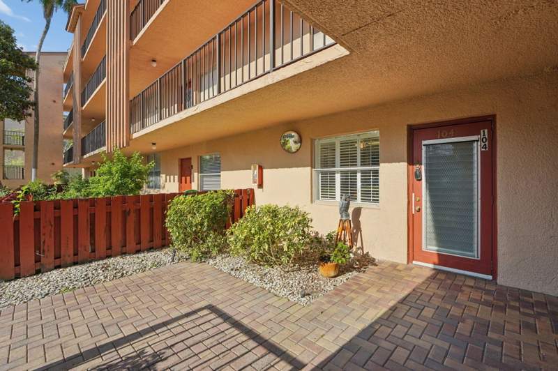 1 bedroom Condominium at 370 NW 76th Avenue #104, Palm Lakes Condo, Margate — photo 2