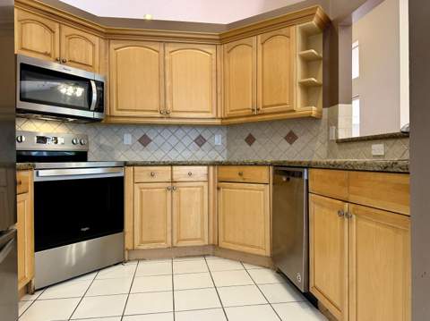 386 Carrington Drive, Weston FL - photo 19 of 33