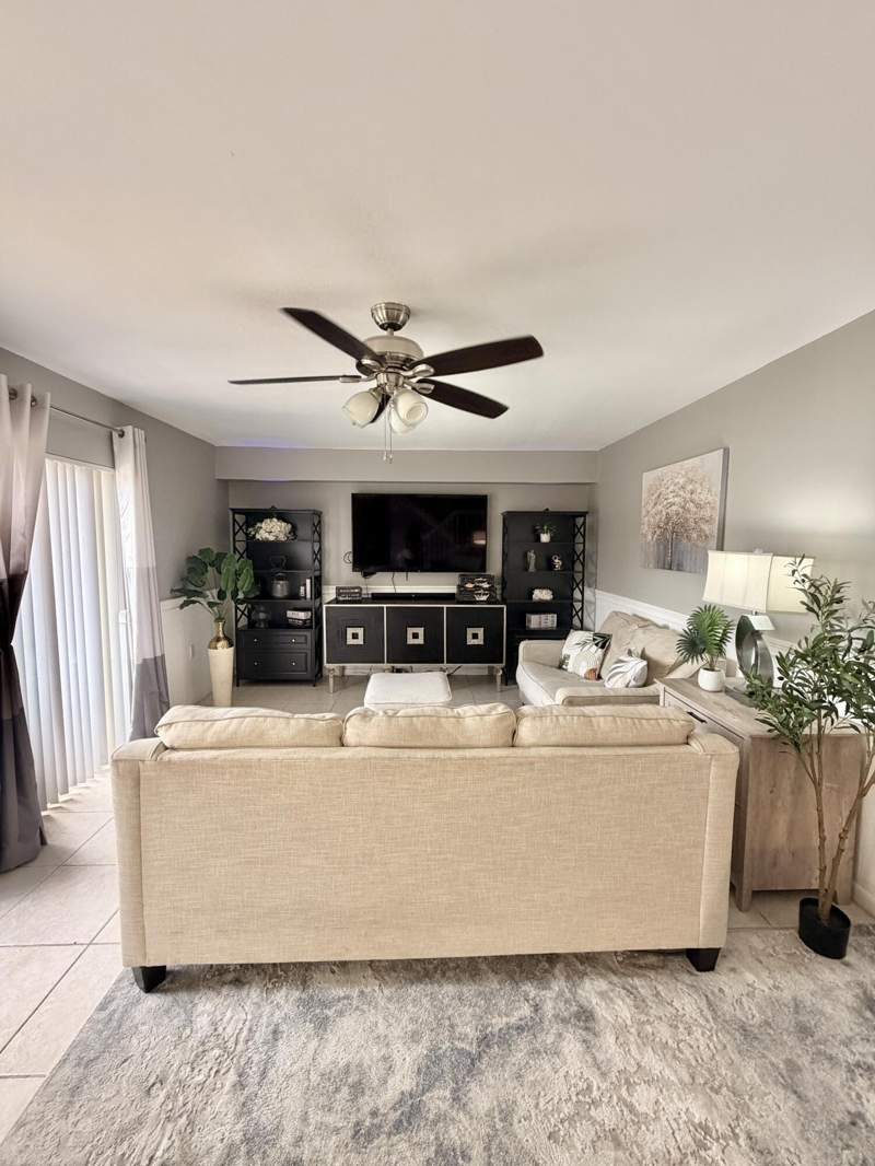 2 bedroom Townhouse at 812 8th Way, Village Of Sandalwood Lakes 1, West Palm Beach — photo 5