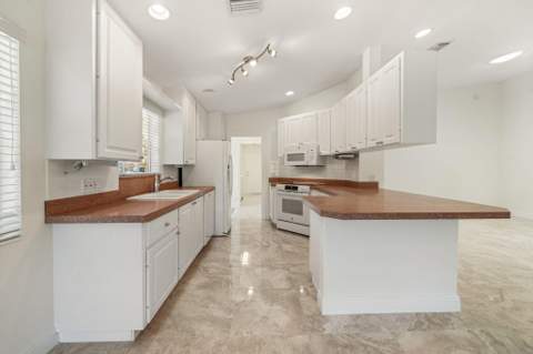 3214 Verdmont Lane, Wellington FL - photo 16 of 58