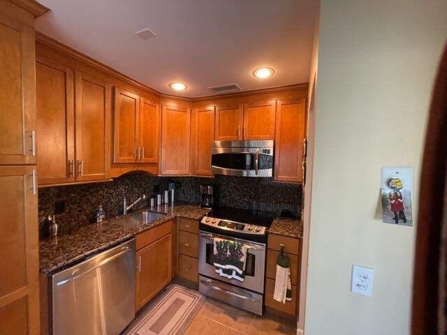 1 bedroom Condominium at 22 Colonial Club Drive #103, Colonial Club Condo Sec 2, Boynton Beach — photo 5