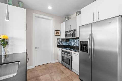 335 SE 6th Avenue #304, Delray Beach FL - photo 8 of 35