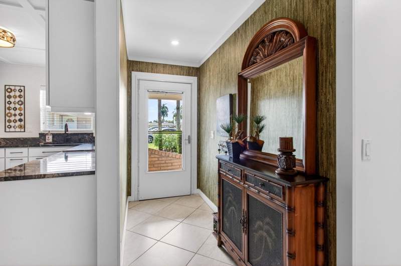 2 bedroom Villa at 2533 Dudley Dr W #Unit E, Cresthaven Villas, West Palm Beach — photo 5