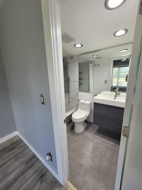 3300 N Palm Aire Drive #305, Pompano Beach FL - photo 17 of 47